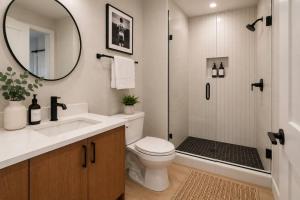 1BR Designer Suite Sleeps 4