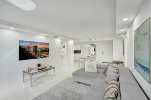 Amazing Ocean View Condo Beach Service 1111