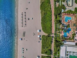 Amazing Ocean View Condo Beach Service 1111