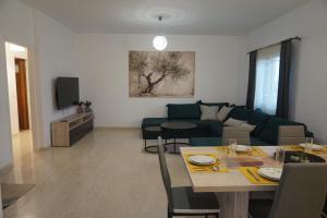 Giofyros luxury apartment