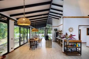 Casa Kali - 4-Min Walk to Beach - AC & Pool