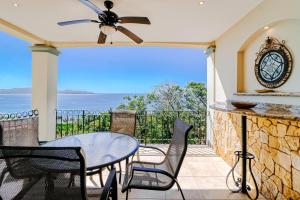 Best Flamingo Beach View! Pool, Balcony