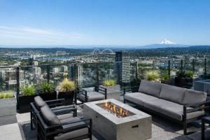 Portland Skyview 1BR Residence