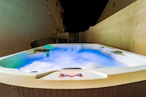 The Tranquil Retreat Heated Pool HotTub Sauna BBQ