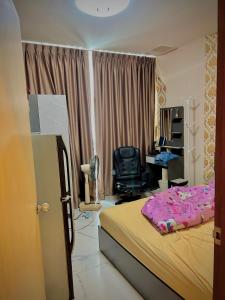 Private Budget Room for Backpackers Near MRT Si Kritha