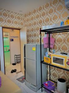 Private Budget Room for Backpackers Near MRT Si Kritha