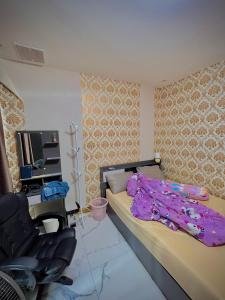 Private Budget Room for Backpackers Near MRT Si Kritha