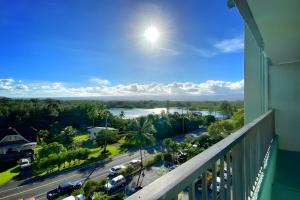 Oceanfront 4BR, 2 Condos for 12 in Hilo, Hawaii!
