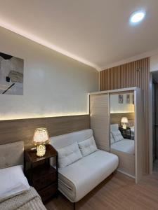 Casa Beatrice Airport Stay Close to Everything that Matters with 65 inches TV