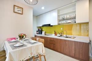 Cozy 2 Bedrooms Condo in T1 Masteri Thao Dien, Fully Furnished With Full Amenities
