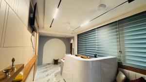 hotel the leora