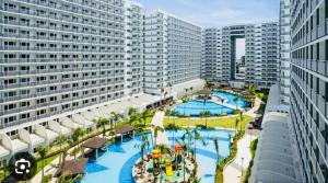 Dainty 1Br Condo Front of Mall of Asia