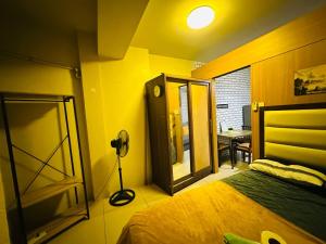 Simple 1-Bedroom Apartment with Shared Pool in Pasay