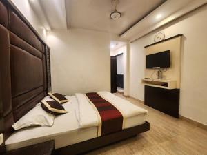 Oly Hotel Ruhaan Near New Delhi Railway Station
