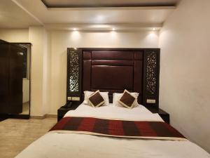 Oly Hotel Ruhaan Near New Delhi Railway Station