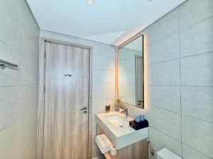 Alacarte Ha Long Apartment Luxury by Trang