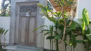 Dodi House