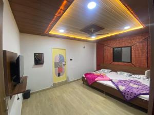 Tamboli Guest House