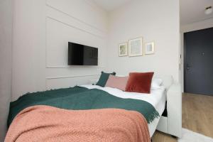Modern Studio Krochmalna with Air Conditioning Near Centre of Warsaw by Noclegi Renters