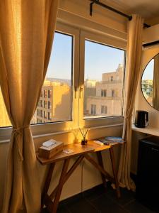 Athens Skyline Cozy Studio with Ermou Street View