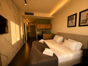 Athenean Heaven Deluxe Suite