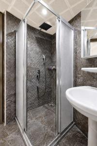 Kuran Hotel International