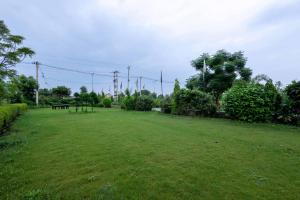 Treebo Premium Truva