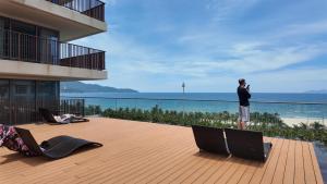 Da Nang Wyndham 1BR Corner Beach Apartment