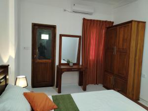 Ebony Villa