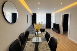 Aura Luxury Stays Apartment 01