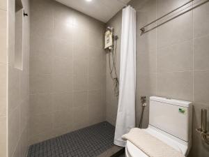 Pool Studio Near BTS Quiet Stay