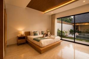 CASA AEZOE VILLA SEMINYAK BY Management Villa Pulau