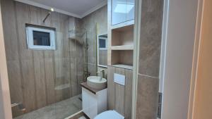 Elas Apartment