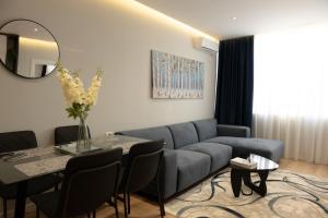 Aura Luxury Stays Apartment 01