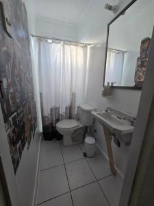Íntimo Dormitorio con baño y acceso independiente