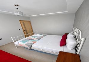 Calm Luxury Apartment Near the Old Medina & Marjane