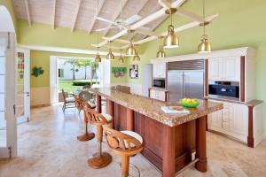 Villa with Incredible Ridge View and Pool - Marsh Mellow
