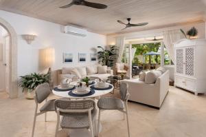 Elegant 2 bedroom apt private pool beach access - Moonshadow