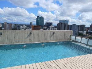 Walnut suite en Equipetrol Baruc IV
