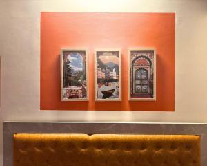 Heritage Loft Suite in Posh of Varanasi with Kitchen facility