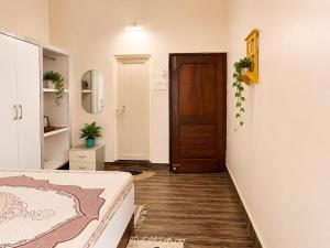 Heritage Loft Suite in Posh of Varanasi with Kitchen facility