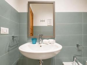 10 F-Appartamento con veranda vicino al mare