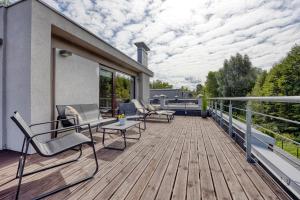 Modern City Villas with Private Parking, Garden and BBQ