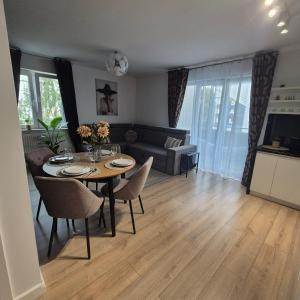 Komfortowy Apartament z Dwiema Sypialniami