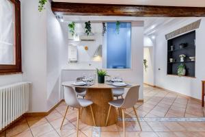 Terracotta & Wooden Beams Style in Historic Center of Rome