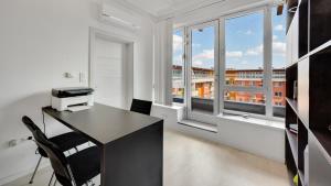 Rooftop with jacuzzi huge terraces parking AC