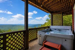 South West Ridge 72-153 5 Br: Large western views Private hot tub Wood fireplace