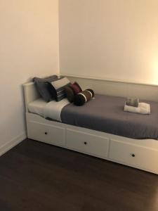 Modern & Stylish Condo in Midtown