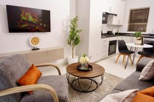 Myra Suites Sarona