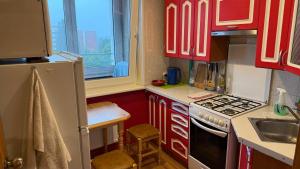 Cozy 9th floor studio with balcony and free parking